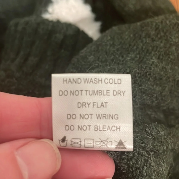 Lumiere Fuzzy Crew Neck Sweater Green White polka dots size Large NWT - Picture 8 of 9